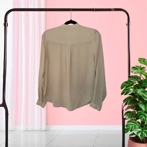 Forever 21 V-Neck Blouse - Size Small - Picture 2 of 4